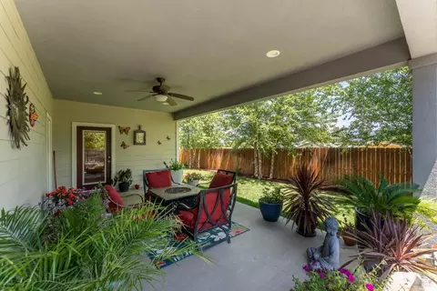 Exterior - 1051 Helen Ave, Ukiah, CA 95482 photo 4 of 12
