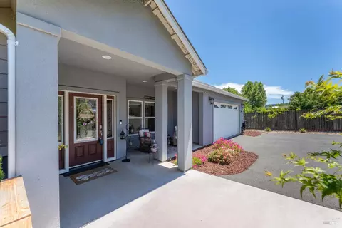 Exterior - 1051 Helen Ave, Ukiah, CA 95482 photo 3 of 12