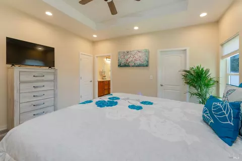 Bedroom - 1051 Helen Ave, Ukiah, CA 95482 photo 3 of 4