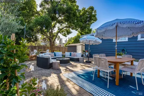 787 Rose Ln, Healdsburg, CA 95448