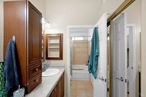 Bath - 2496 E Atlantic Ave, Fairfield, CA 94533 photo 2 of 4