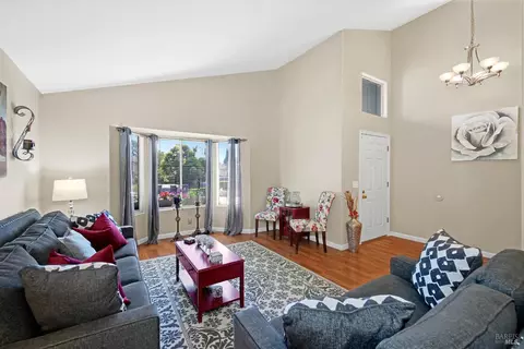 Living - 2496 E Atlantic Ave, Fairfield, CA 94533 photo 3 of 4