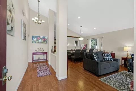 Entry Way - 2496 E Atlantic Ave, Fairfield, CA 94533 photo 1 of 7