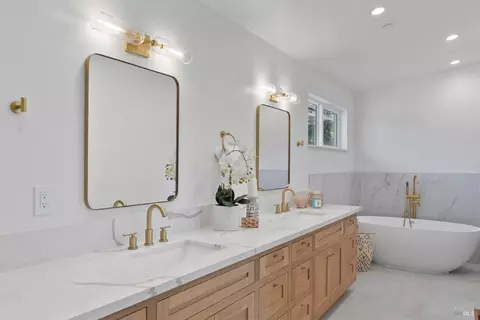 Bath - 50 Birch St, Mill Valley, CA 94941 photo 2 of 8