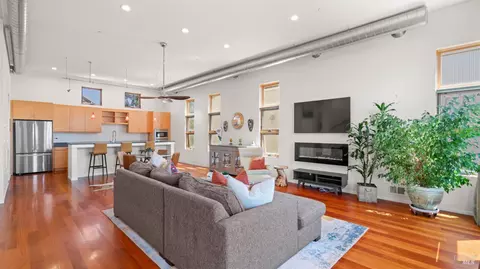 103 G St, Petaluma, CA 94952