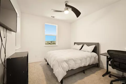 Bedroom - 2409 Waterside Dr, Fairfield, CA 94533 photo 6 of 6