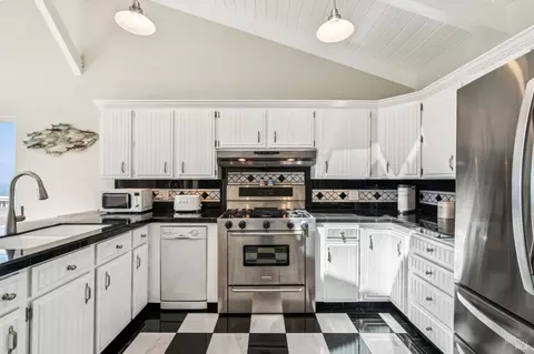 Kitchen - 23430 Highway 1, Jenner, CA 95450 photo 2 of 3