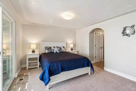 Bedroom - 23430 Highway 1, Jenner, CA 95450 photo 2 of 4