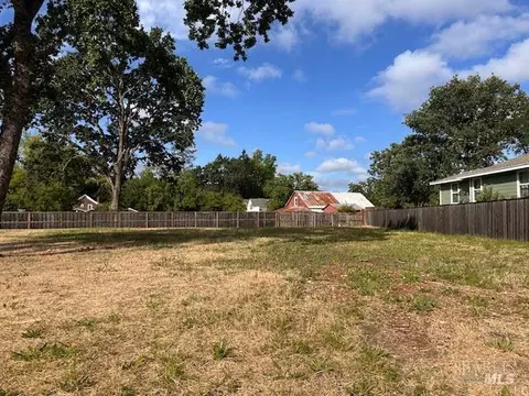 1706 Emerald Dr, Calistoga, CA 94515