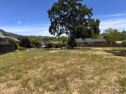 1706 Emerald Dr, Calistoga, CA 94515 photo 2