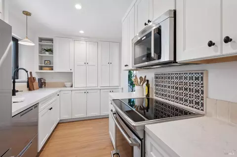 Kitchen - 762 Crocus Dr, Sonoma, CA 95476 photo 2 of 5