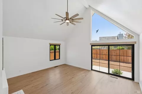 Living - 762 Crocus Dr, Sonoma, CA 95476 photo 4 of 7