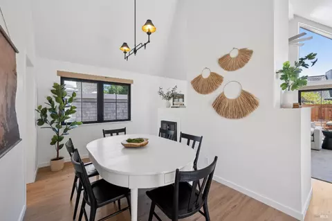 Dining - 762 Crocus Dr, Sonoma, CA 95476 photo 2 of 5