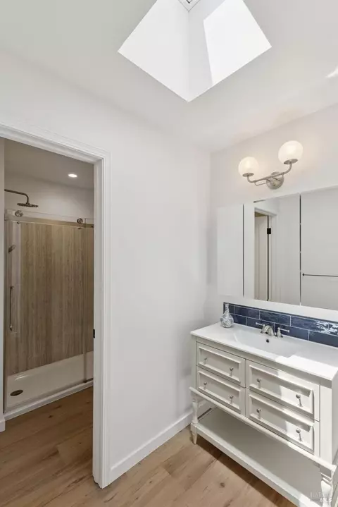 Bath - 762 Crocus Dr, Sonoma, CA 95476 photo 3 of 7