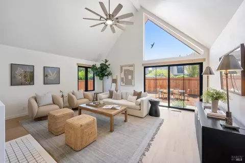 Living - 762 Crocus Dr, Sonoma, CA 95476 photo 2 of 7