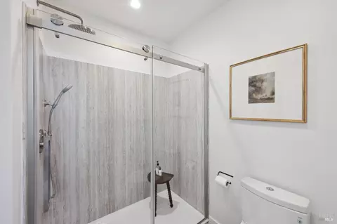 Bath - 762 Crocus Dr, Sonoma, CA 95476 photo 2 of 5