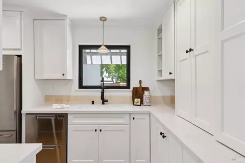 Kitchen - 762 Crocus Dr, Sonoma, CA 95476 photo 5 of 5