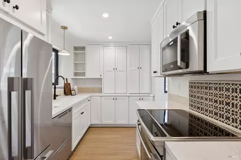 Kitchen - 762 Crocus Dr, Sonoma, CA 95476 photo 2 of 5
