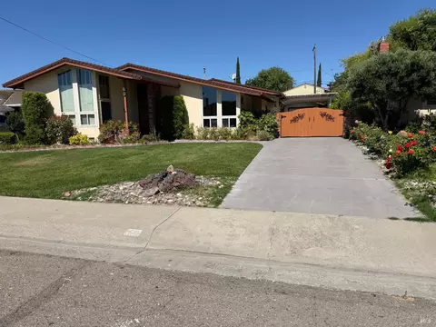 60 Highland Dr, Rio Vista, CA 94571