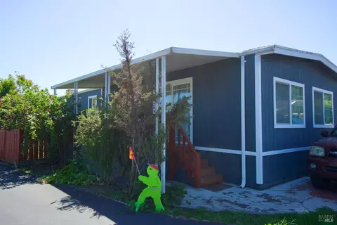 514 Loma Verde Ln, Rohnert Park, CA 94928