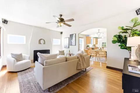 Living - 729 First St, Rodeo, CA 94572 photo 4 of 4