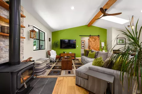 11731 Ridge Dr, Guerneville, CA 95446