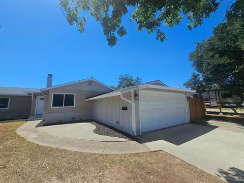 5 Alta Loma Dr, American Canyon, CA 94503