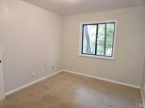 Bedroom - 4030 Ridge Cir, Willits, CA 95490 photo 6 of 12