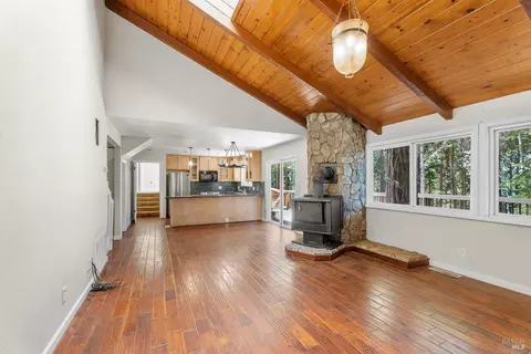 Living - 4030 Ridge Cir, Willits, CA 95490 photo 2 of 2