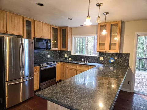 4030 Ridge Cir, Willits, CA 95490