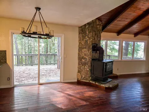 Living - 4030 Ridge Cir, Willits, CA 95490 photo 1 of 3