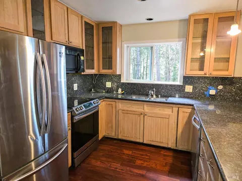 Kitchen - 4030 Ridge Cir, Willits, CA 95490 photo 3 of 4