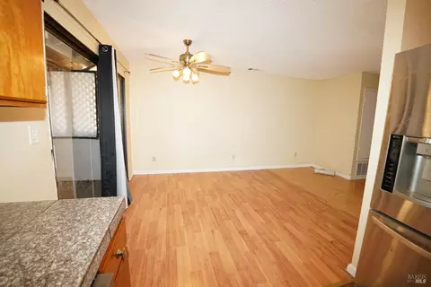 Living - 325 Jordan St, Vallejo, CA 94591 photo 4 of 7