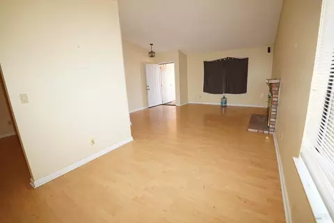 Living - 325 Jordan St, Vallejo, CA 94591 photo 1 of 7