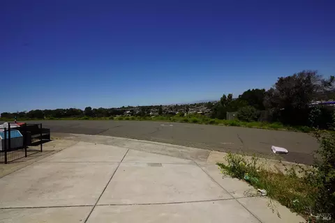 Exterior - 325 Jordan St, Vallejo, CA 94591 photo 8 of 18