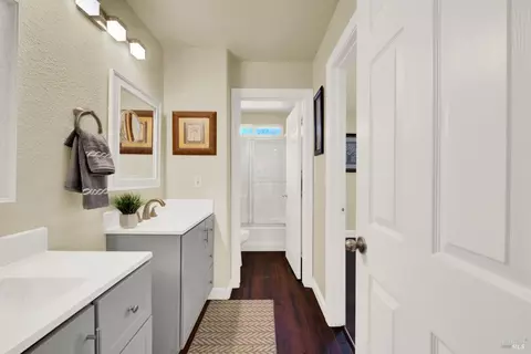 Bath - 413 Crownpointe Cir, Vacaville, CA 95687 photo 8 of 9