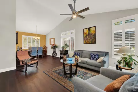 Living - 413 Crownpointe Cir, Vacaville, CA 95687 photo 1 of 5