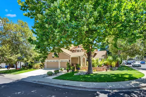 Exterior - 413 Crownpointe Cir, Vacaville, CA 95687 photo 4 of 29