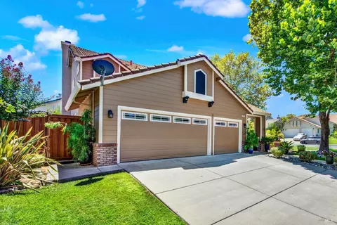 Exterior - 413 Crownpointe Cir, Vacaville, CA 95687 photo 6 of 29