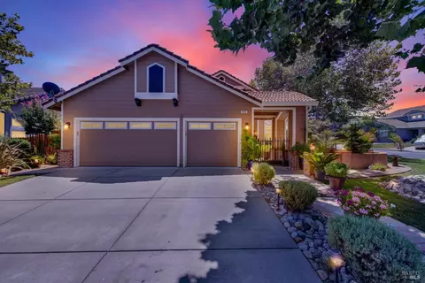 Exterior - 413 Crownpointe Cir, Vacaville, CA 95687 photo 28 of 29