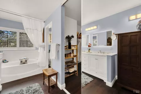 Bath - 413 Crownpointe Cir, Vacaville, CA 95687 photo 3 of 9