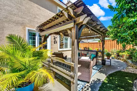 Exterior - 413 Crownpointe Cir, Vacaville, CA 95687 photo 19 of 29