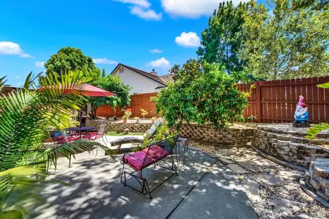 Exterior - 413 Crownpointe Cir, Vacaville, CA 95687 photo 14 of 29