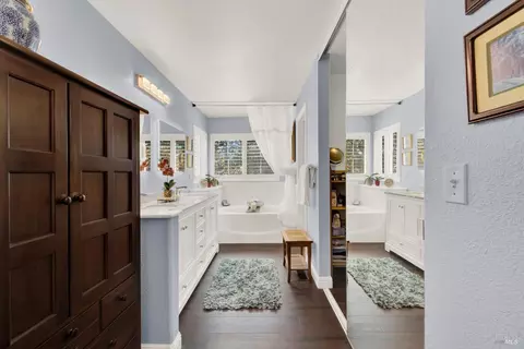 Bath - 413 Crownpointe Cir, Vacaville, CA 95687 photo 2 of 9