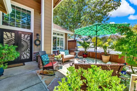 Exterior - 413 Crownpointe Cir, Vacaville, CA 95687 photo 13 of 29
