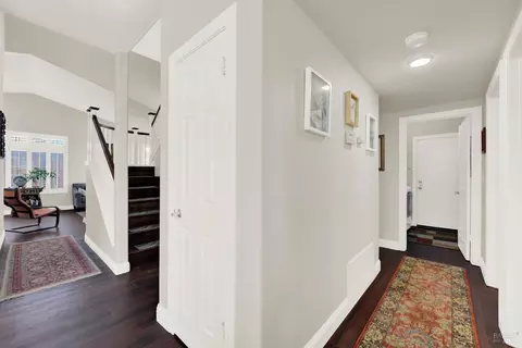 Entry Way - 413 Crownpointe Cir, Vacaville, CA 95687 photo 2 of 5