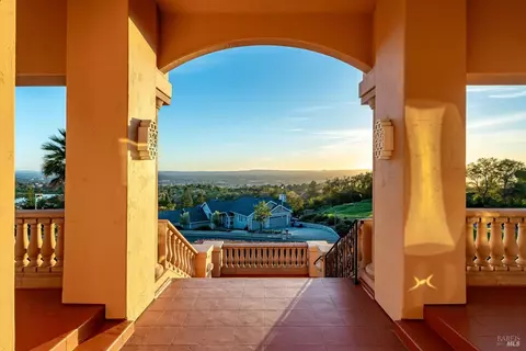3729 Skyfarm Dr, Santa Rosa, CA 95403
