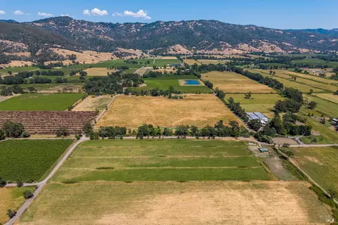 13951 N Busch Rd, Potter Valley, CA 95469