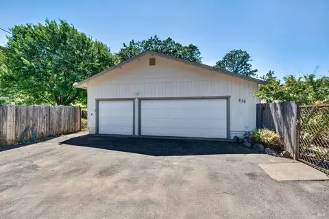 Exterior - 810 Mcnab Ranch Rd, Ukiah, CA 95482 photo 7 of 8
