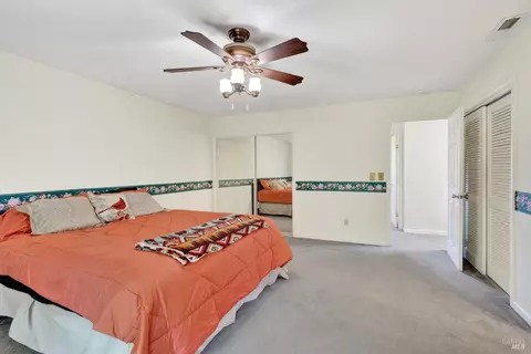 Bedroom - 810 Mcnab Ranch Rd, Ukiah, CA 95482 photo 3 of 7